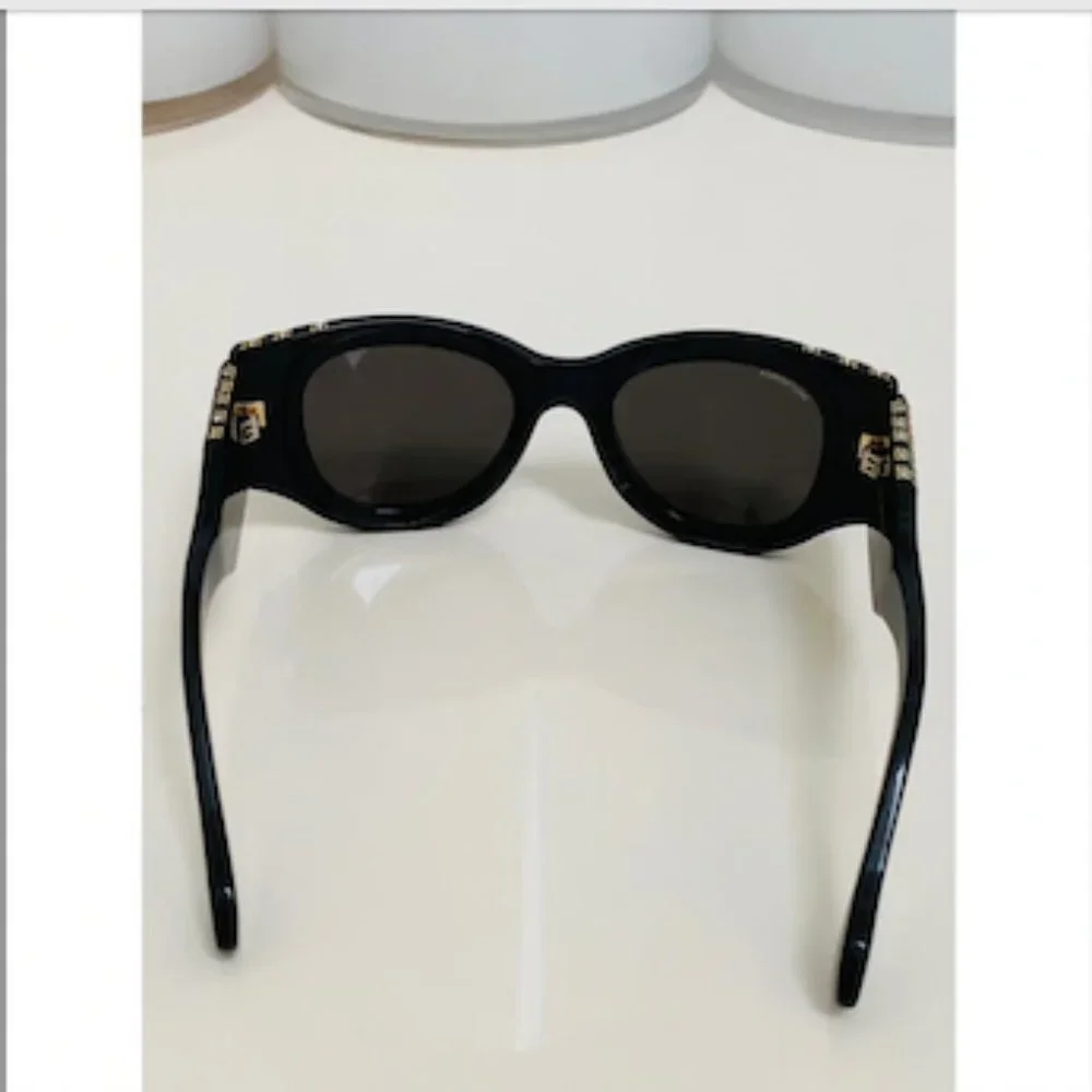 Balenciaga Black sunglasses studded with gold hardware and crystals - Picture 8 of 11